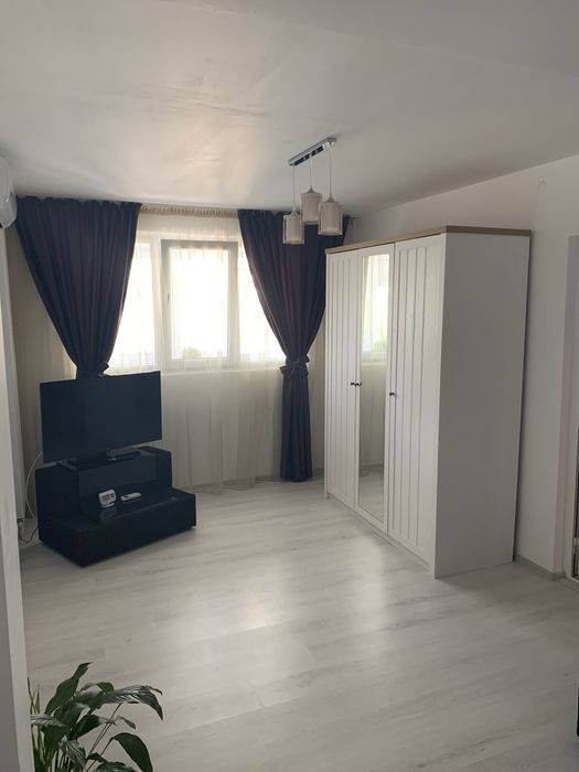 Inchiriez apartament cu o camera  Faleza