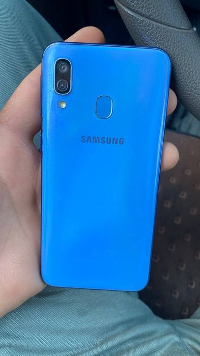 Samsung A40 4\64 gb