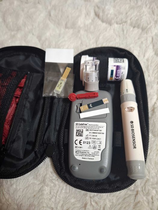 Glucometru Tester dispozitiv aparat de masurat glicemia cu accesorii