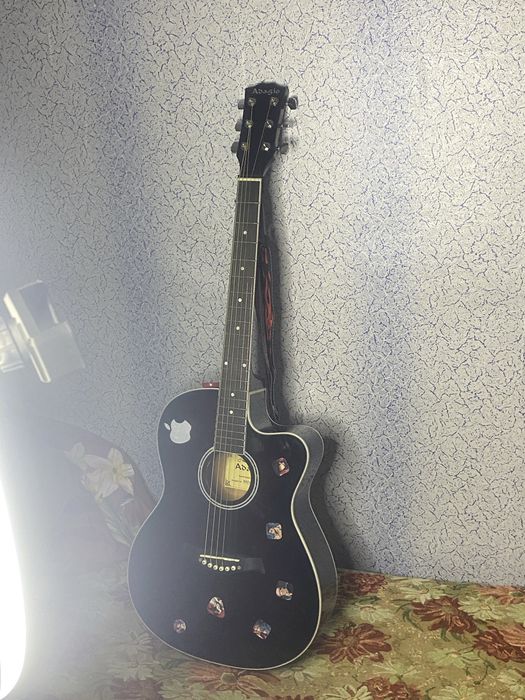 Акустическая гитара
