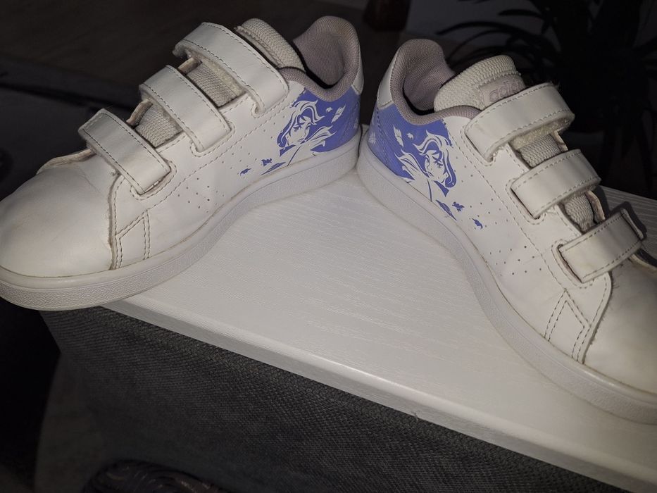 Адидас маратонки 33 номер