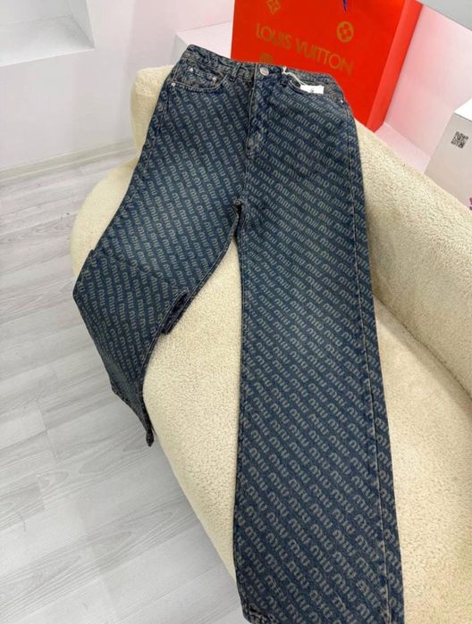 Актуални дамски дънки Chanel miu miu