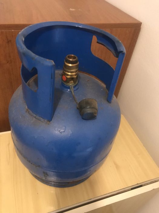 Газова  бутилка  12   литра .