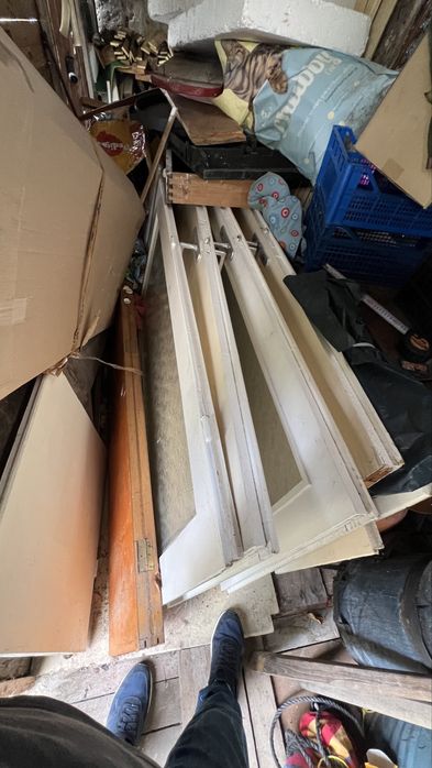 Usi second hand din renovare
