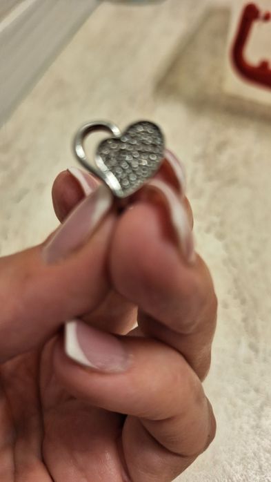 Vand set argint in forma de inimioara cu pietricele