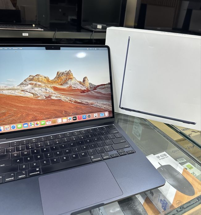 Macbook m2 air 2022 ideal holatda