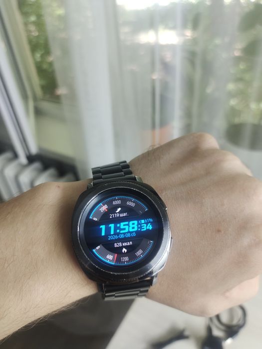 Часы Samsung Gear Sport
