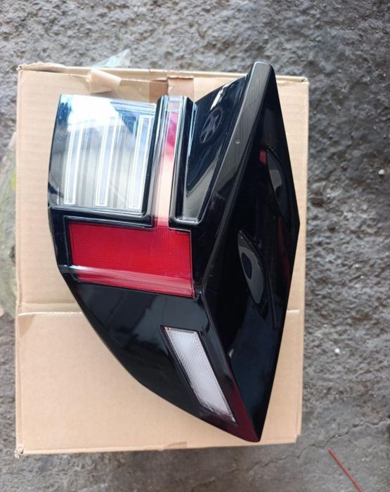 Продам фару Хундай Санату