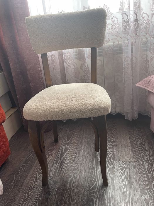 Продаются два венский стула