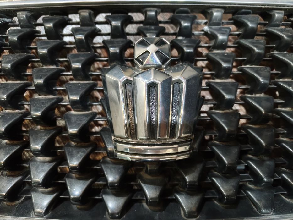 Решетка радиатора crown 180,184