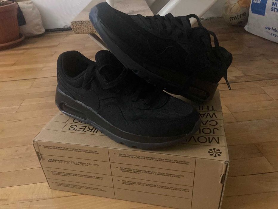 маратонки NIKE оригинални