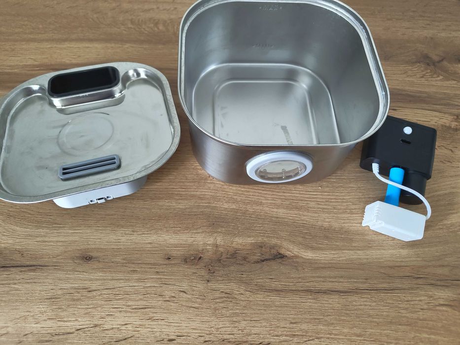 Fântână câini și pisici cu set boluri/castroane în suport