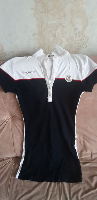 Продаю футболку женскую