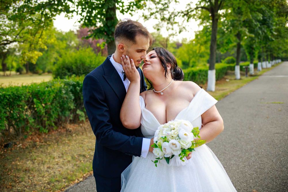 Fotograf-Cameraman foto-video Evenimente sedinte foto clipuri ..