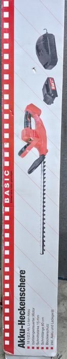 Masina de tuns  gard viu/ pomi