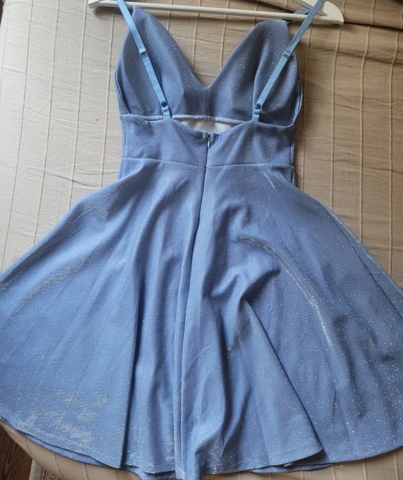 Къса синя бутикова рокля с брокат