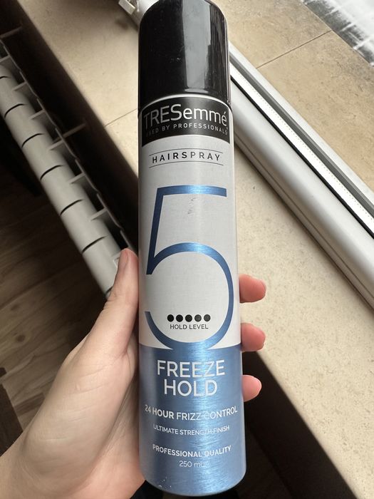 Лак за коса TRESemmé