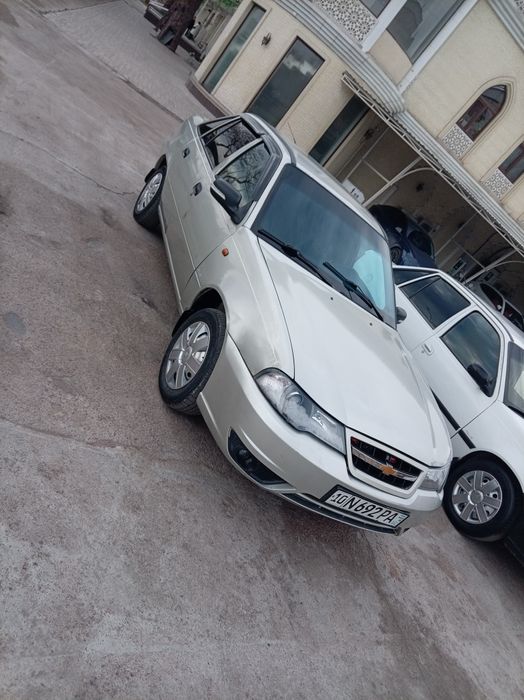 Срочна Нексия 2 сотилади 2009