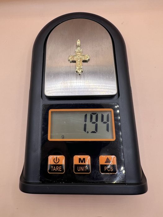 Продам золотой крестик.