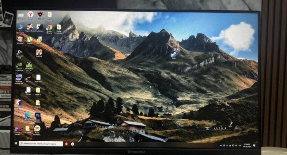 монитор Xtreon XT2553E + кронштейн б/у