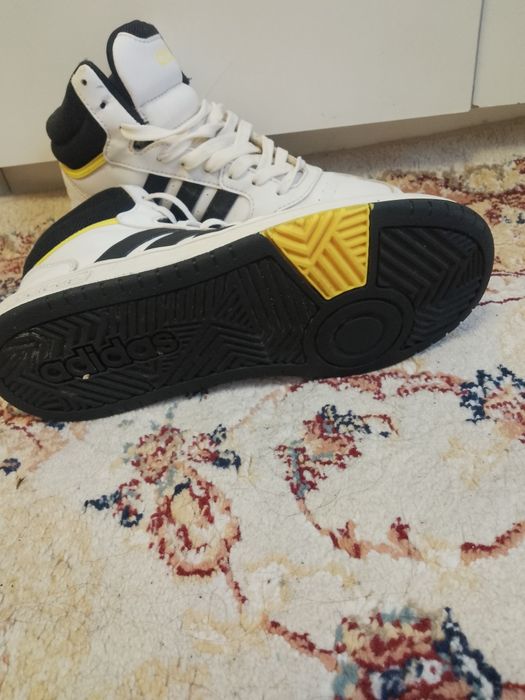 Adidași adidas folosiți