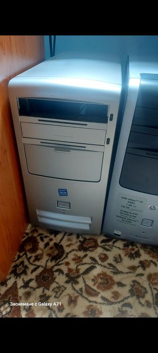 Стари компютри ,монитор и две клавиатури HP