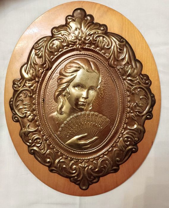 Картины и чеканка советского периода