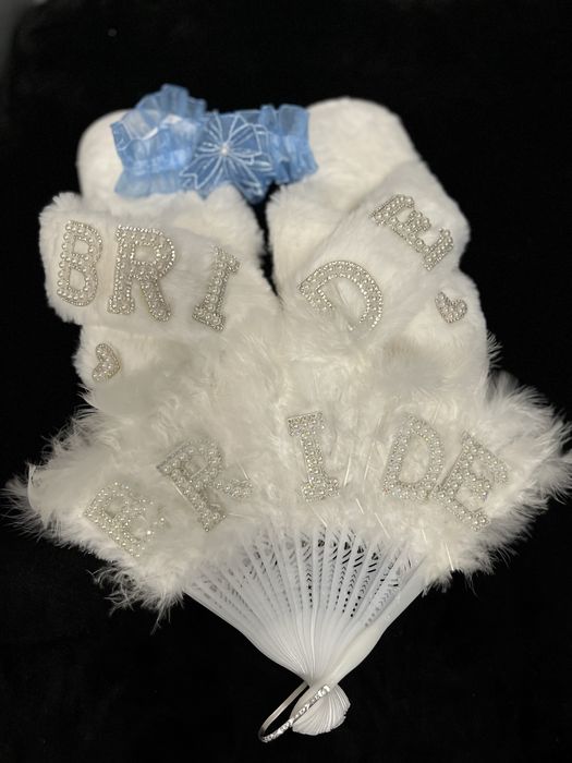 Булчинска рокля и аксесоари