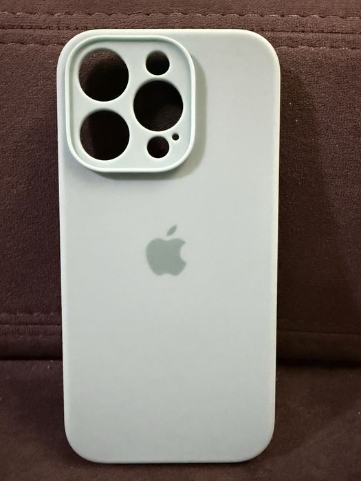 Чехлы на iPhone 14 Pro