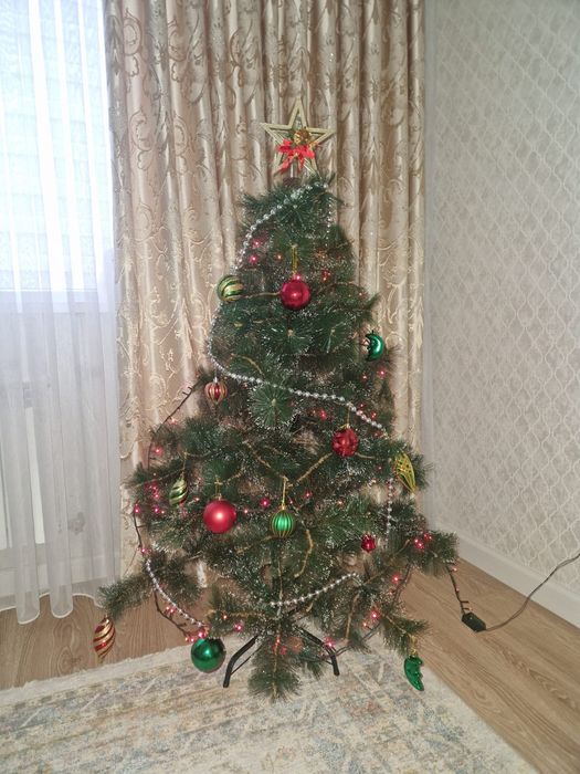 Продам новогоднюю елку