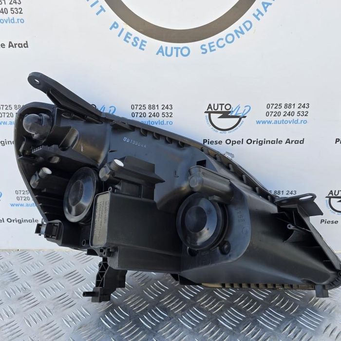 Far stanga fundal negru halogen Opel Zafira B Facelift