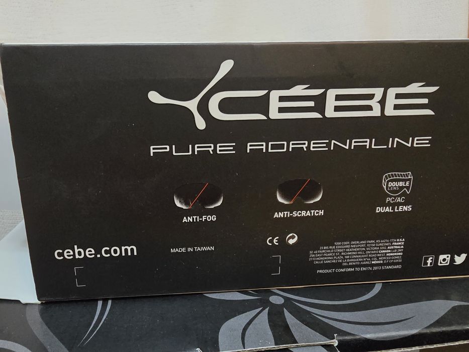 Vând ochelari de schi( Ski)Cébé