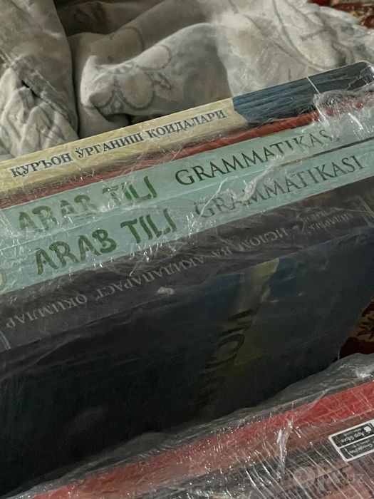 Kitoblar bor turli xil