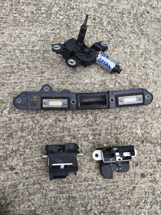 Mâner haion cu switch și becuri număr Volkswagen Passat B6 break