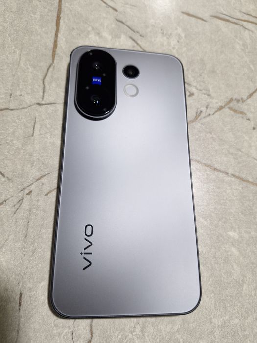 Vivo x200 FE  12+12/512 GB  IDEAL