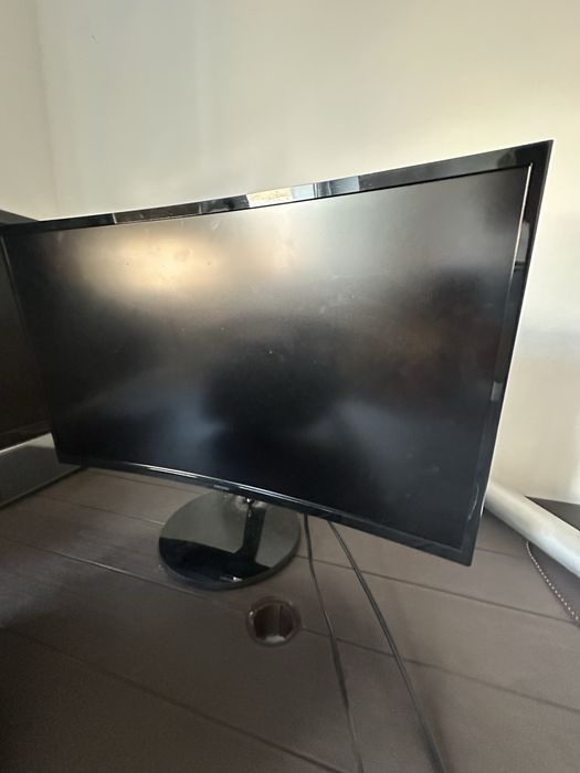 Logitech G29 + monitor Samsung – setup racing PC/PS5”