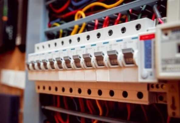 Електротехник, електро-услуги ел. инсталации аварии, ремонт