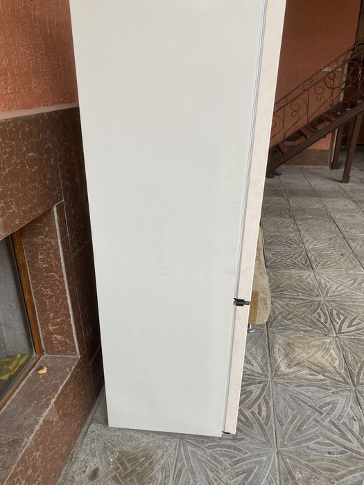 Холодильник бу продается