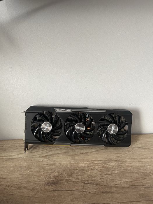 Sapphire R9 390 8 GB **citiți descrierea**