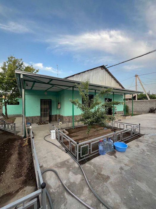 Уй сотилади Нурафшон шахар