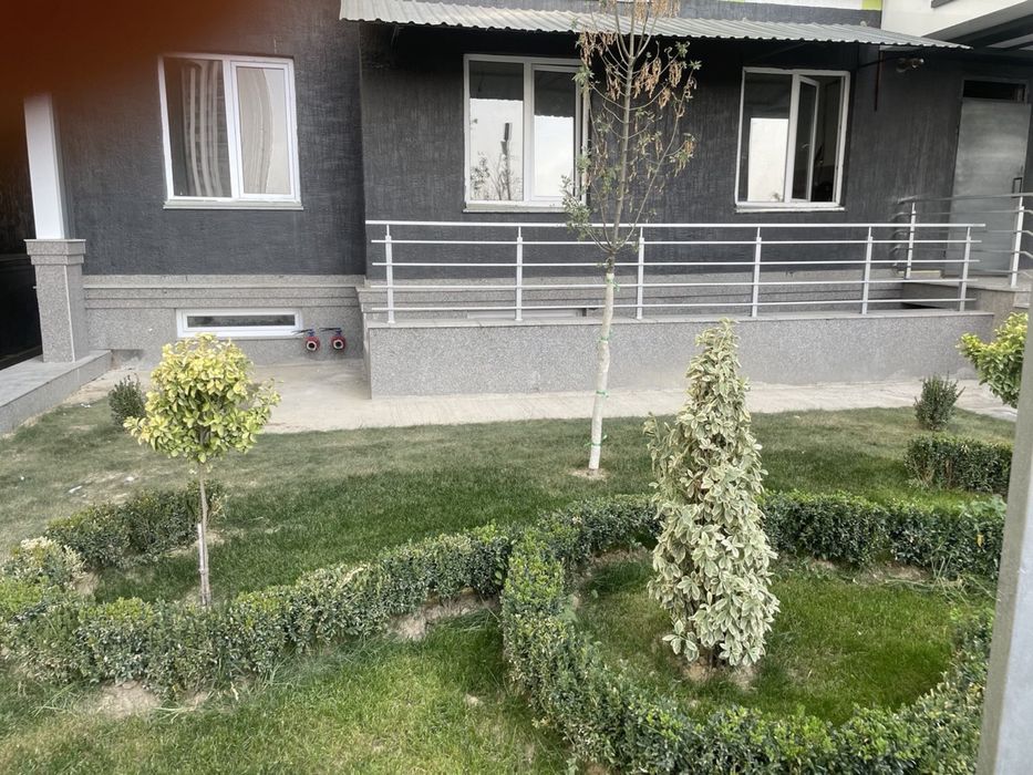 Sotiladi 2 xonali kvartira 1 etaj 16 etajli dom 64,5 m2