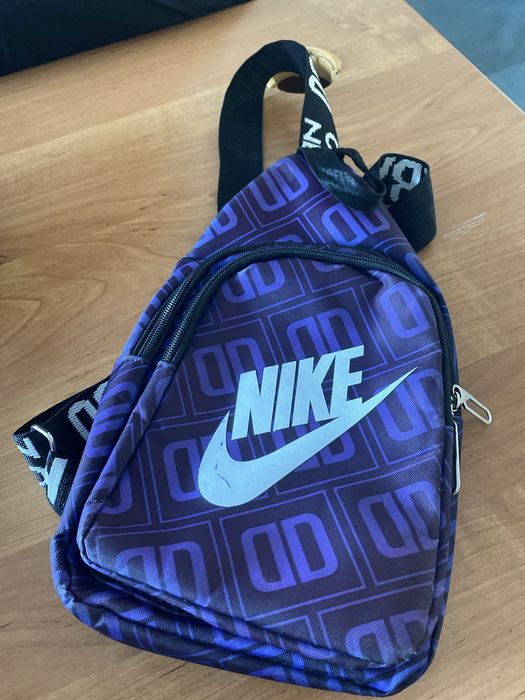 Сине-черная барсетка , продаю со скидкой