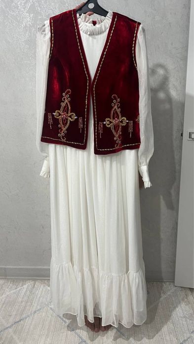Меруерт Балманованың көйлек, кәжекей, бешпенті