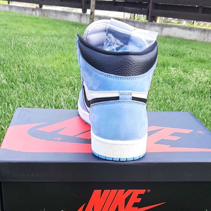 Air Jordan 1 Retro High OG University Blue