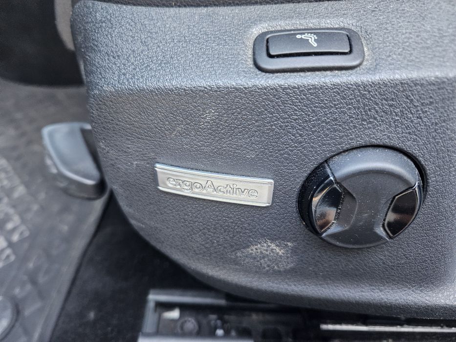 Vând Volkswagen Golf 7.