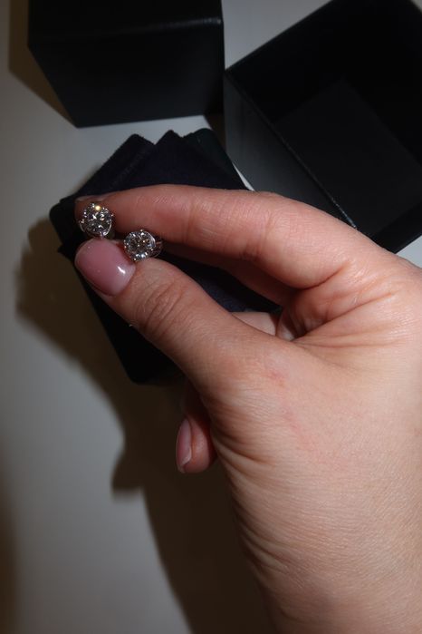 Бриллиантовые пусеты