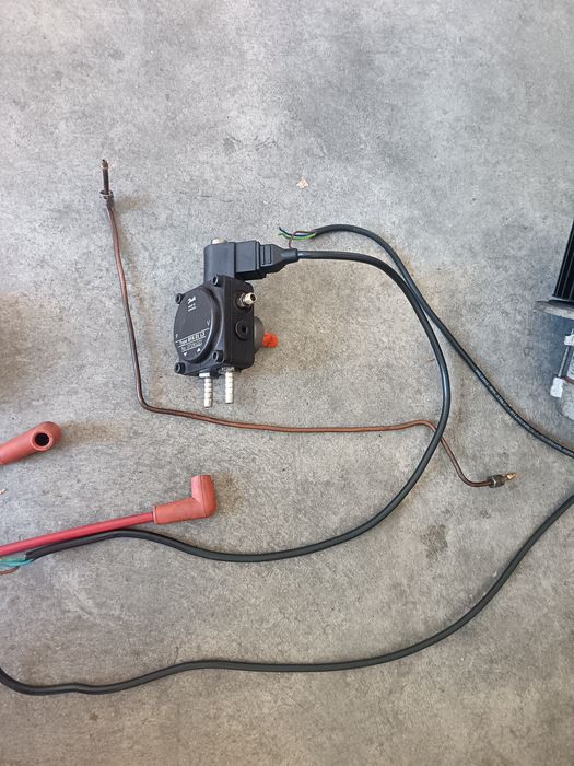 Нафтова помпа за парострийка