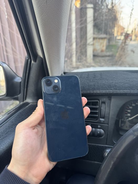 Продам айфон 13