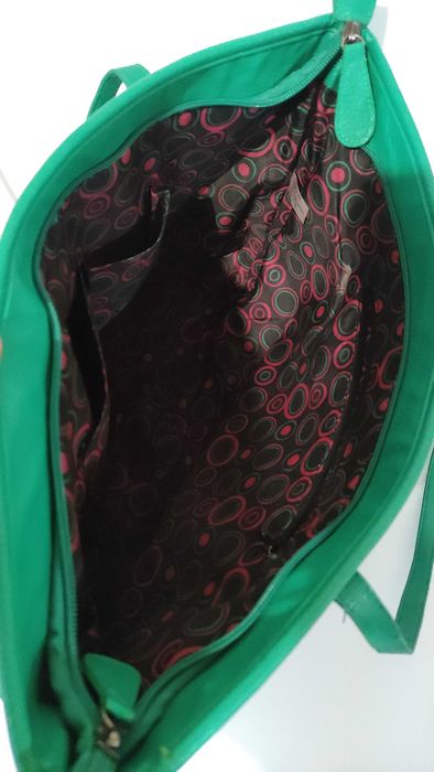 Кожена дамска чанта в зелено