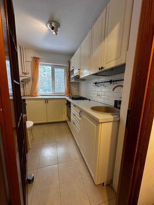 Inchiriez apartament 3 camere zona Tineretului